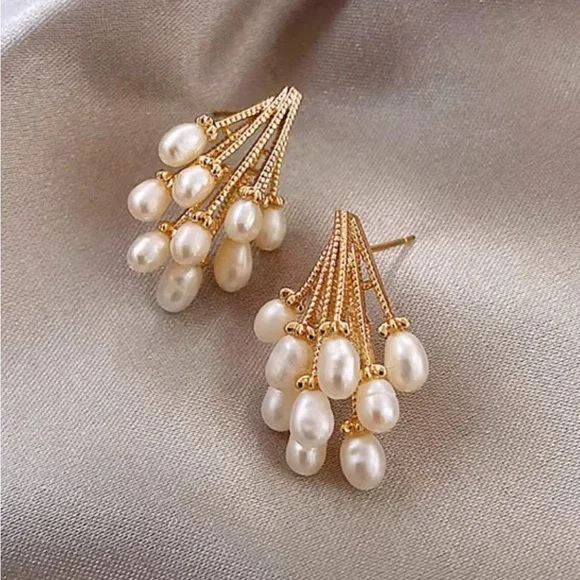 Fashion Jewelry Gold and Cream Pearl Drop Earrings - Picture 6 of 7